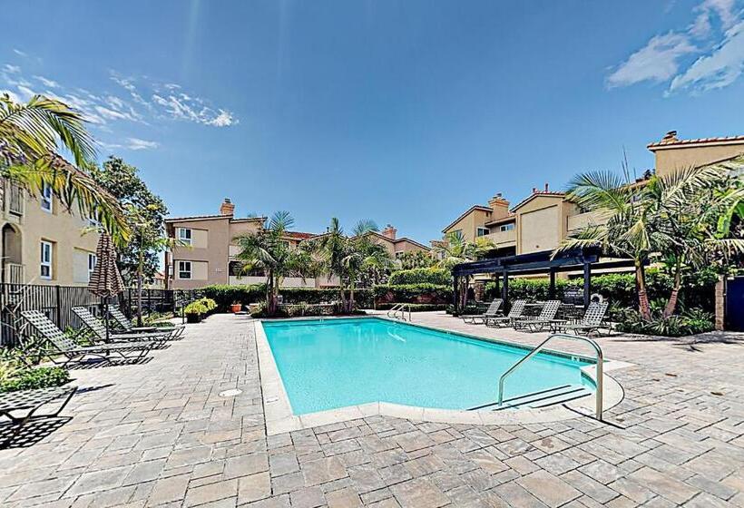 1间卧室的房子, Monarch Vista