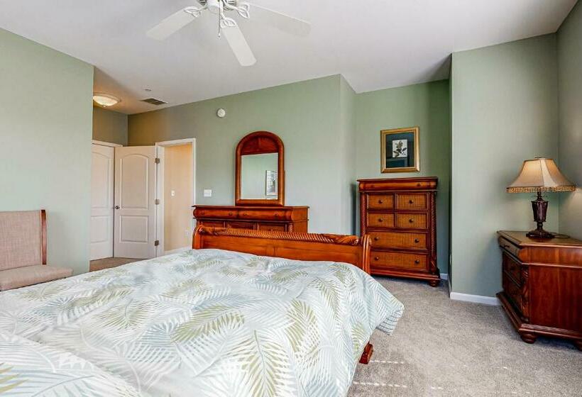 Апартаменты 3 Спальни, Bayside Resort     38047 Boxwood Terrace #101