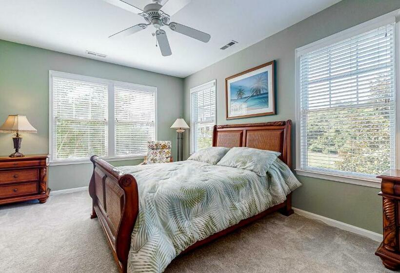 شقة 3 غرف, Bayside Resort     38047 Boxwood Terrace #101