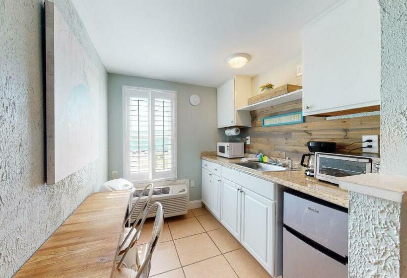 استودیوی استاندارد, Beachview 321