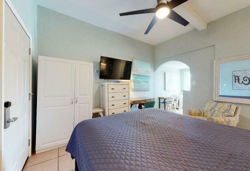 استودیوی استاندارد, Beachview 321