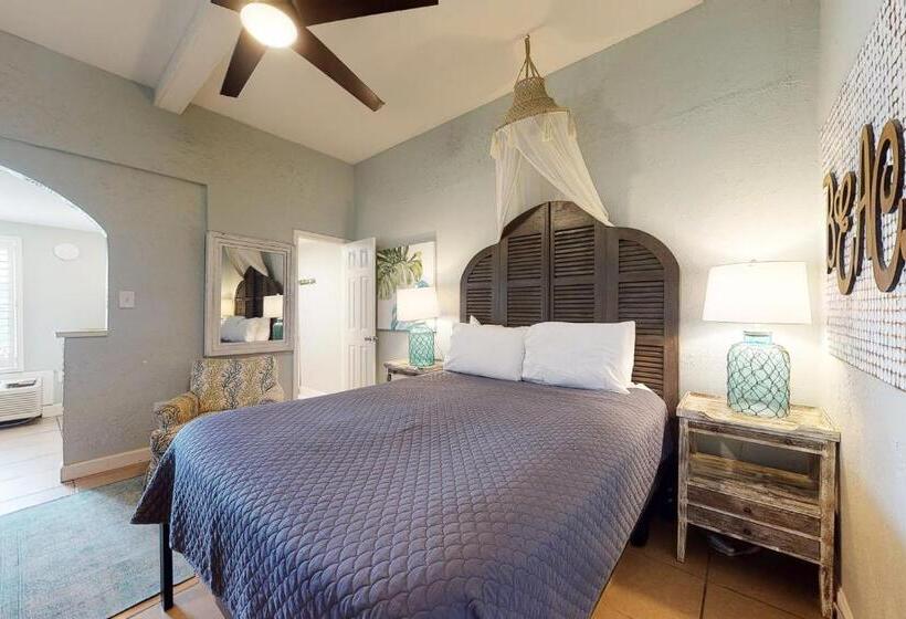 استودیوی استاندارد, Beachview 321