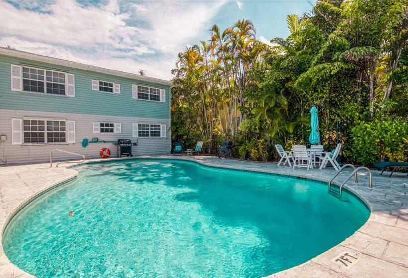 标准工作室, The Cottage