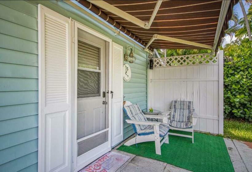 标准工作室, The Cottage