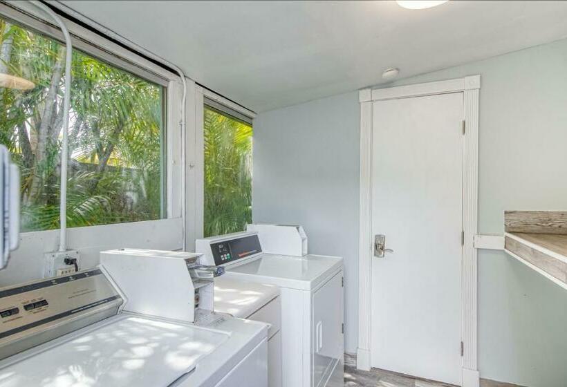 标准工作室, The Cottage