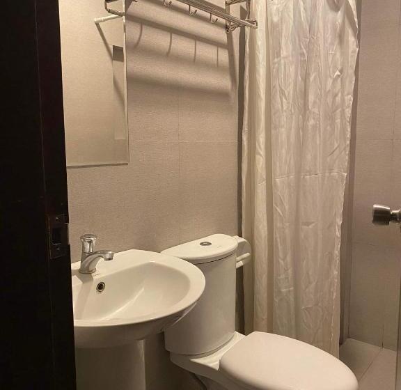 اتاق استاندارد, Travelers Inn Matina