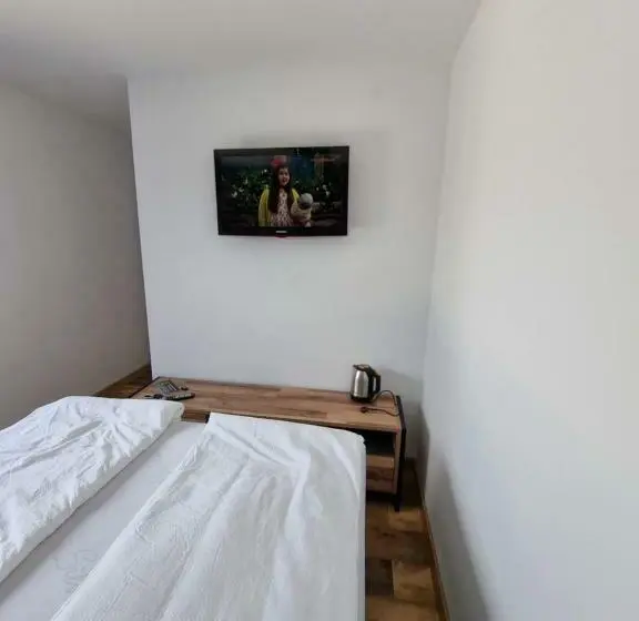 ویلای یک اتاق خوابه با استخر شنا, Apartments B&m