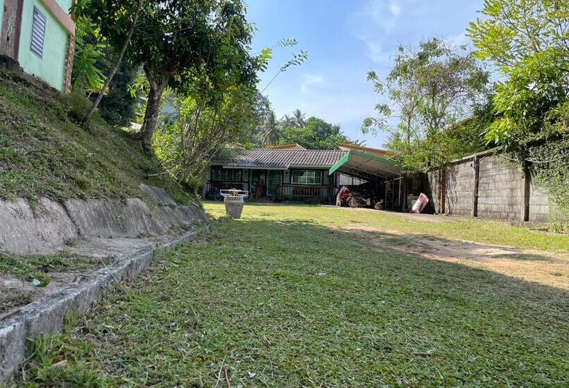 بنجلو قياسى مطلّ علي الحديقة, Chalisa Bukit House Lanta