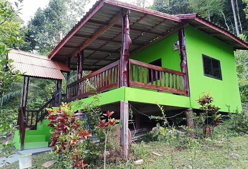 بنجلو قياسى, Chalisa Bukit House Lanta