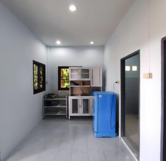 بنجلو قياسى, Chalisa Bukit House Lanta