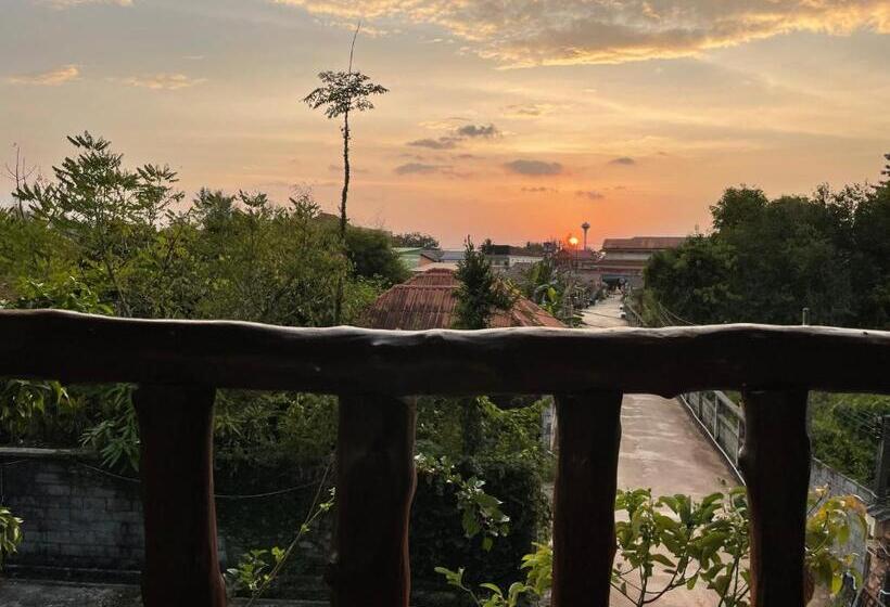 بنجلو ديلوكس, Chalisa Bukit House Lanta