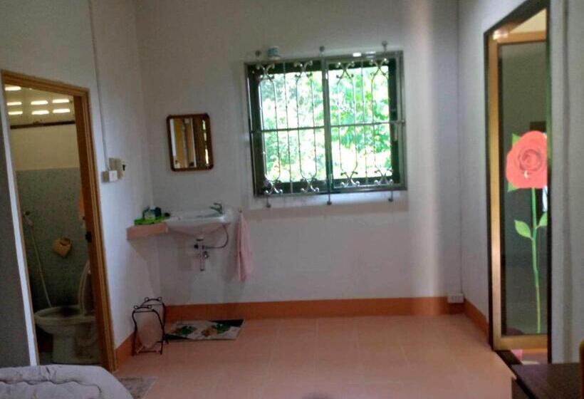 بنجلو ديلوكس, Chalisa Bukit House Lanta