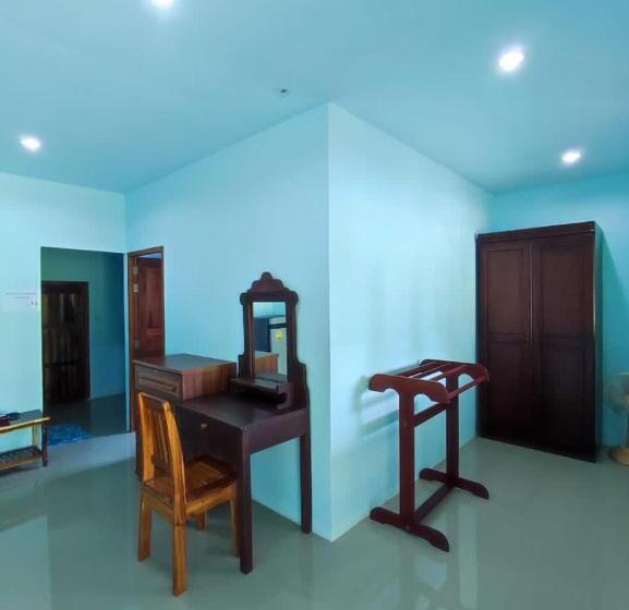 بنجلو قياسى مطلّ علي الحديقة, Chalisa Bukit House Lanta