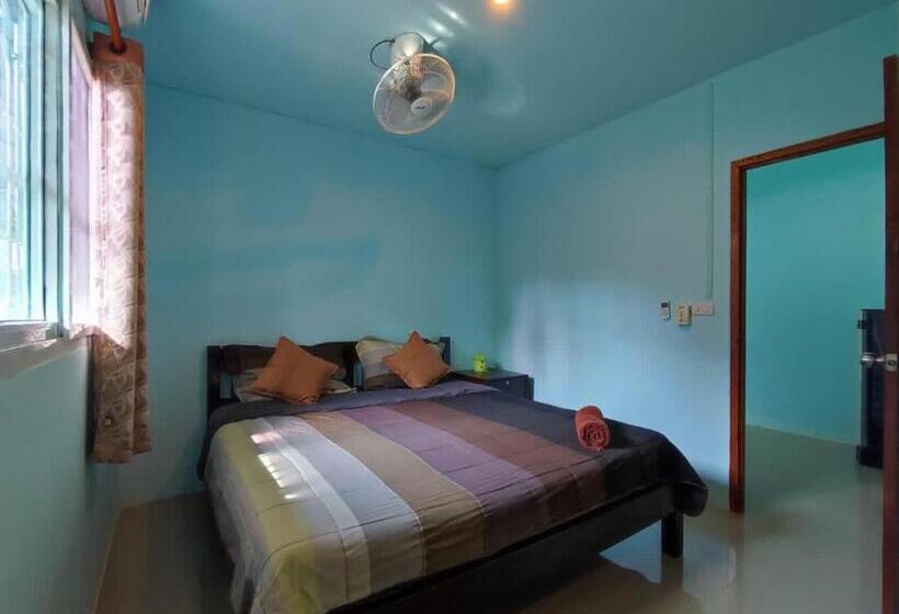 بنجلو قياسى مطلّ علي الحديقة, Chalisa Bukit House Lanta