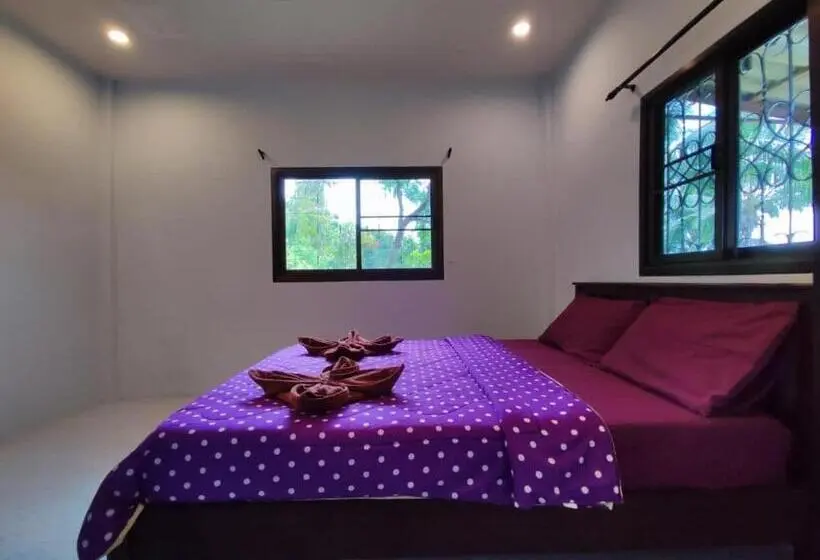 スタンダードバンガロー, Chalisa Bukit House Lanta