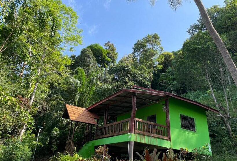 بنجلو قياسى, Chalisa Bukit House Lanta