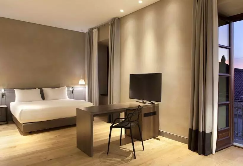 سوییت جونیور, NH Collection Torino Piazza Carlina