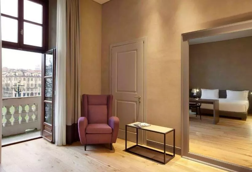سوییت جونیور, NH Collection Torino Piazza Carlina
