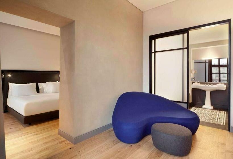 مجموعه ویستا شهر, NH Collection Torino Piazza Carlina