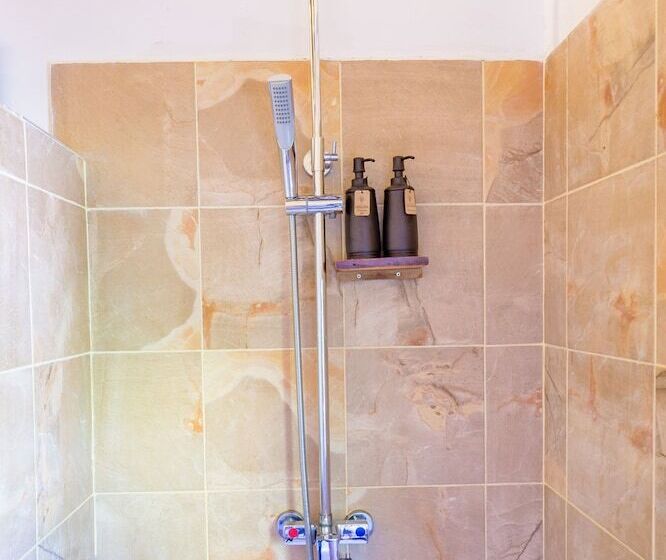 豪华房间, Sambor Village