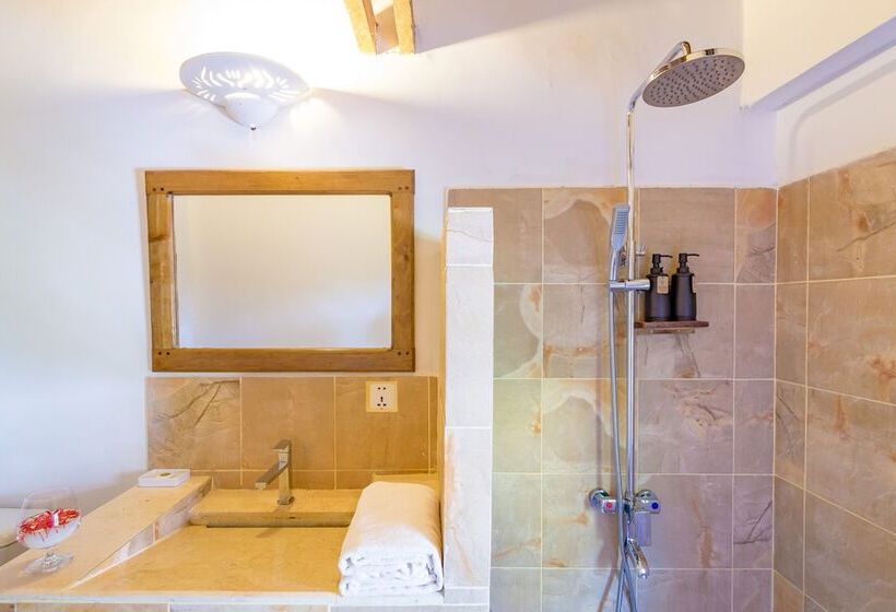 豪华房间, Sambor Village