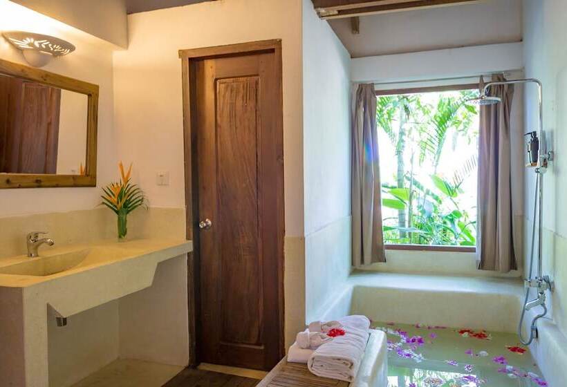 套房, Sambor Village