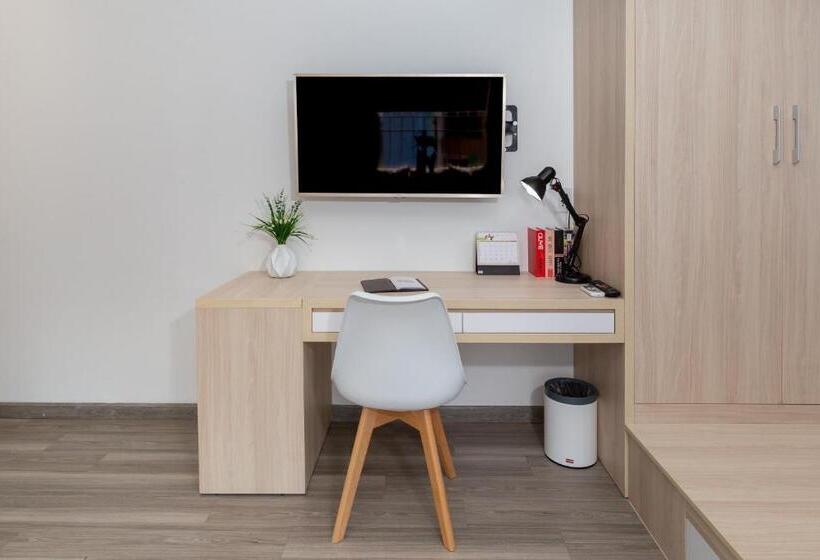 استودیوی لوکس, Spotlight