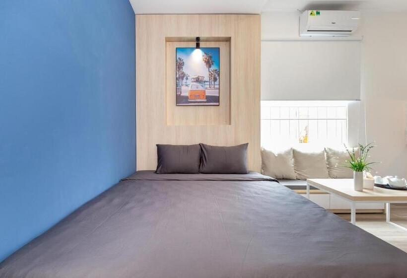 استودیوی لوکس, Spotlight