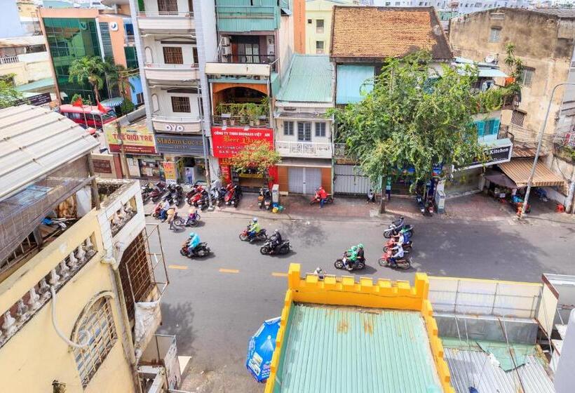 آپارتمان 1 خوابه, Spotlight