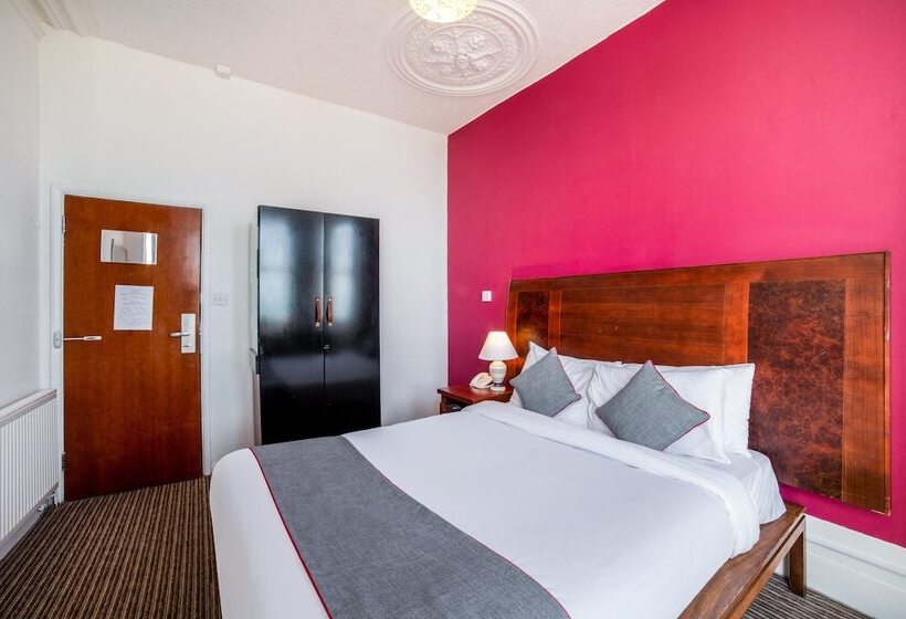 オーシャンビュースタンダードルーム, The Strand