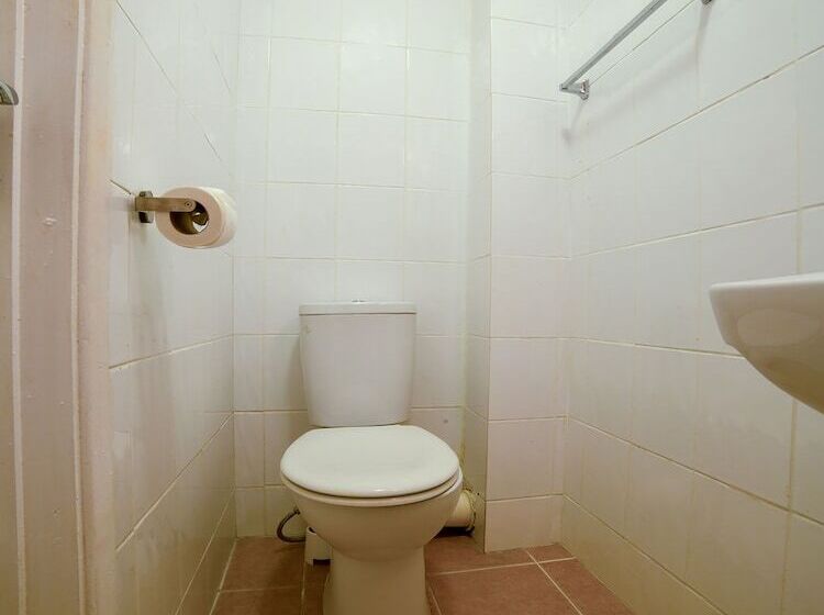 スタンダードルーム, The Strand