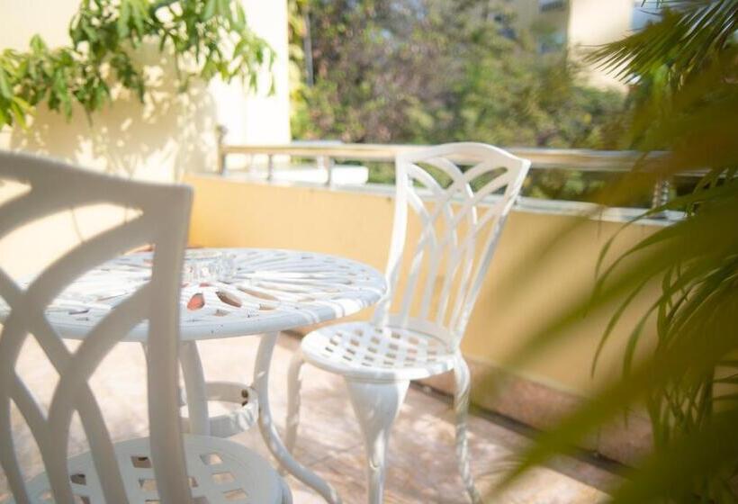 غرفة قياسية مزوَّدة بشُرفة, Villa Grange