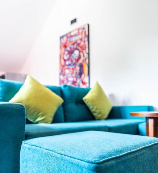 غرفة عائلية, Villa Grange