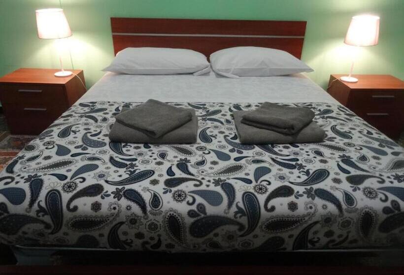 Standard Szoba Megosztott Fürdővel, Albergo Locanda Alambra