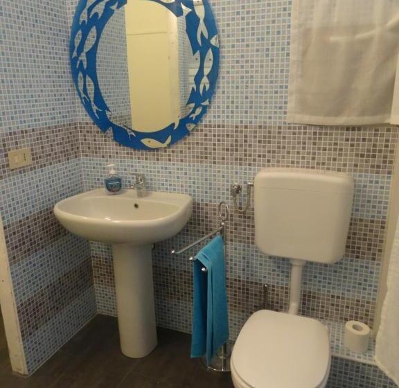 Standard Szoba Megosztott Fürdővel, Albergo Locanda Alambra
