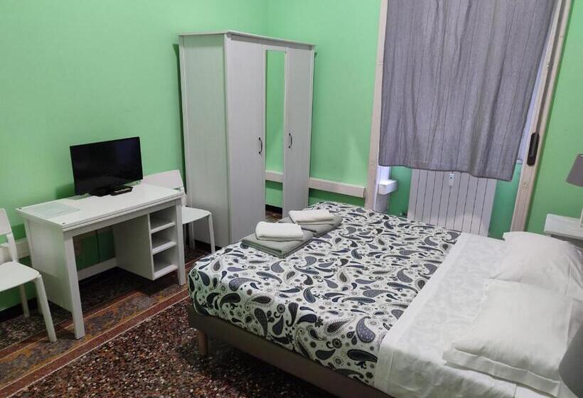 اتاق استاندارد با سرویس بهداشتی مشترک, Albergo Locanda Alambra