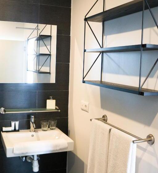 اتاق لوکس با تخت بزرگ, Saint Tropez Boutique