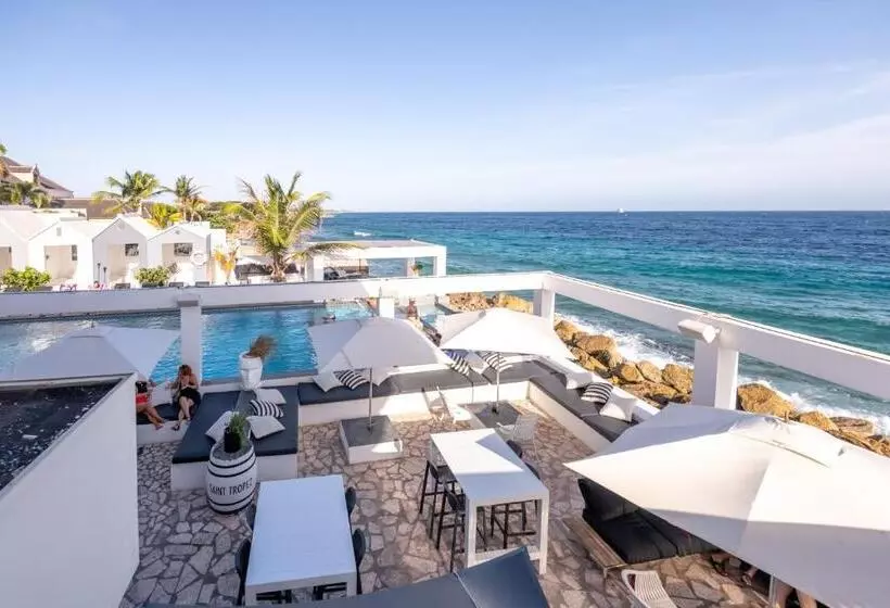 سوییت جونیور با چشمانداز دریا, Saint Tropez Boutique