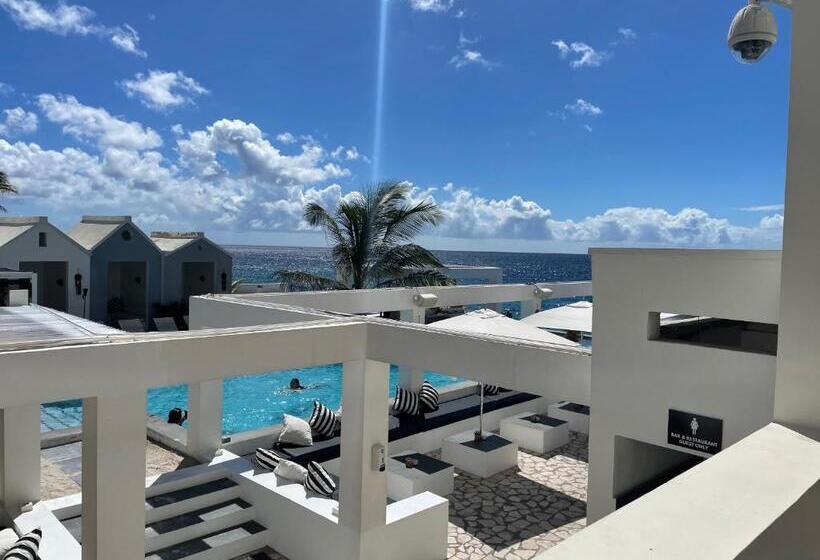 آپارتمان 2 خوابه با چشمانداز دریا, Saint Tropez Boutique