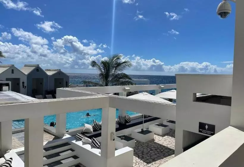 آپارتمان 2 خوابه با چشمانداز دریا, Saint Tropez Boutique