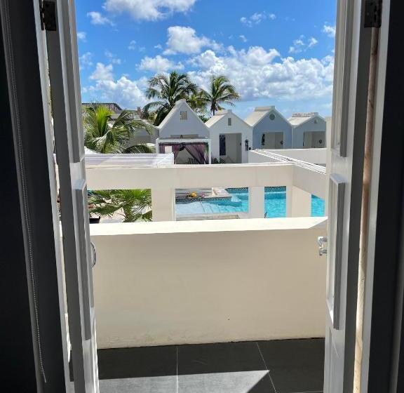 آپارتمان 2 خوابه با چشمانداز دریا, Saint Tropez Boutique