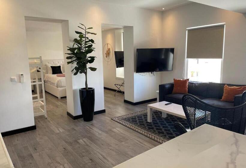 آپارتمان 2 خوابه با چشمانداز دریا, Saint Tropez Boutique