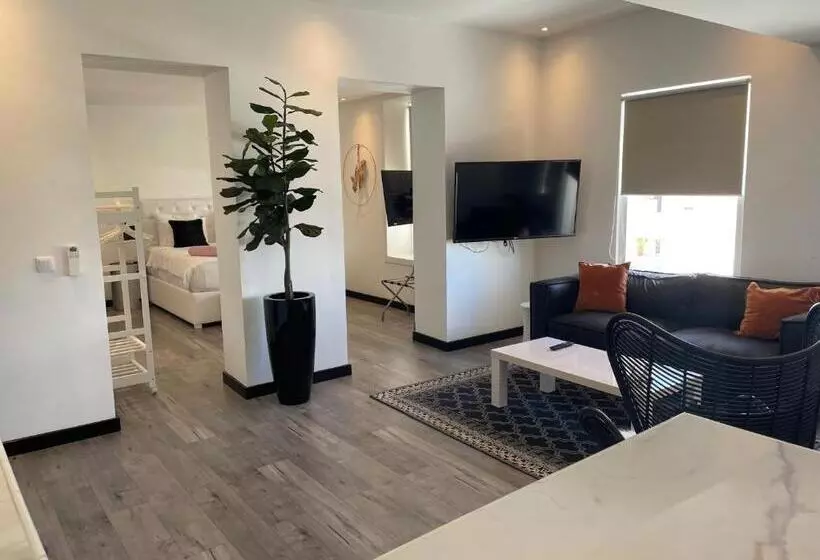 آپارتمان 2 خوابه با چشمانداز دریا, Saint Tropez Boutique