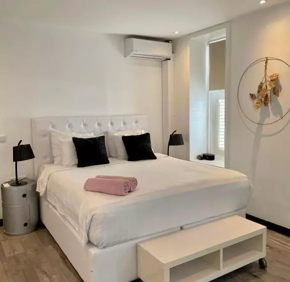 آپارتمان 2 خوابه با چشمانداز دریا, Saint Tropez Boutique