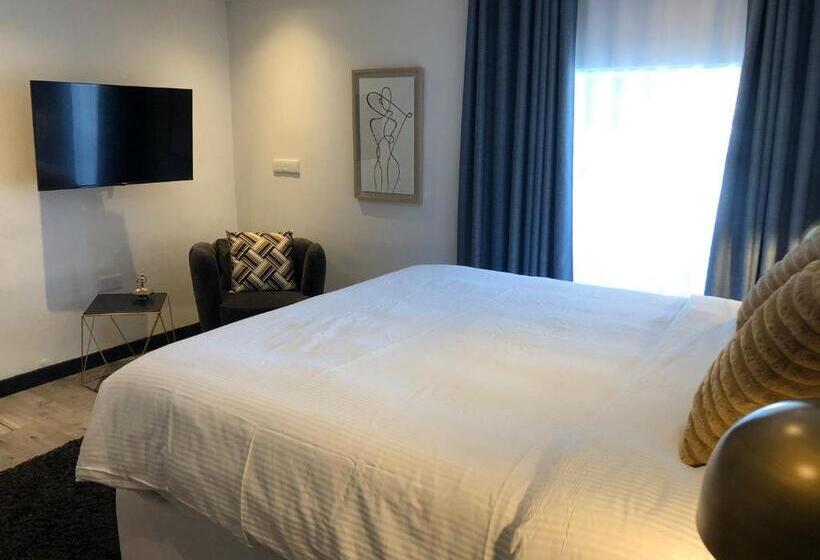 آپارتمان 2 خوابه با چشمانداز دریا, Saint Tropez Boutique