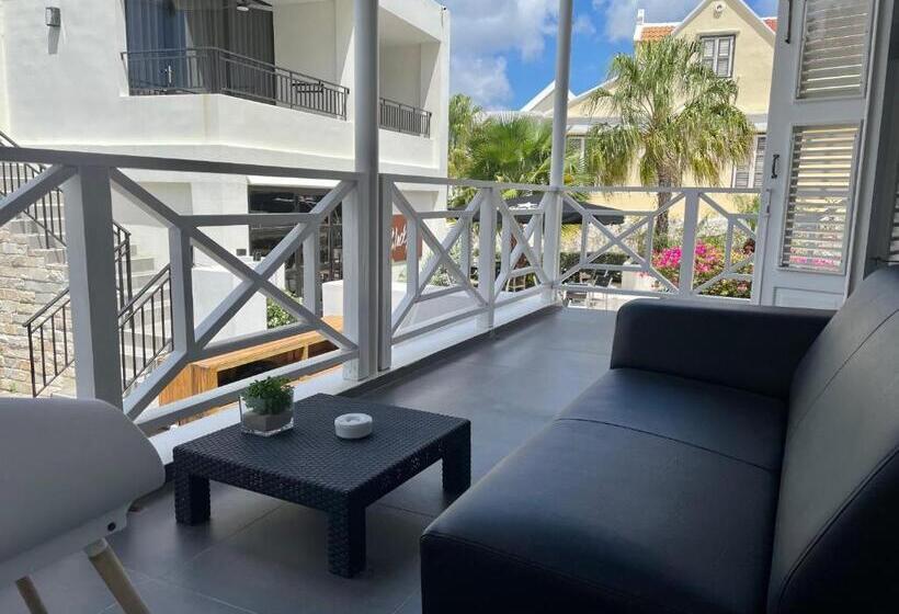 اتاق سوپریور با بالکن, Saint Tropez Boutique