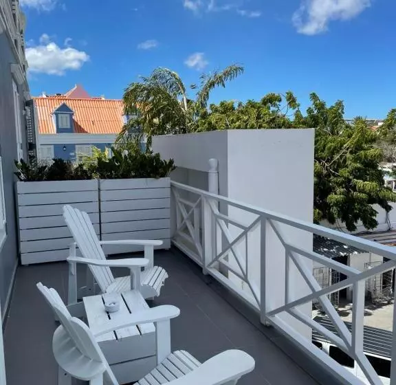 اتاق سوپریور با بالکن, Saint Tropez Boutique