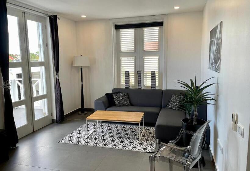 اتاق سوپریور با بالکن, Saint Tropez Boutique