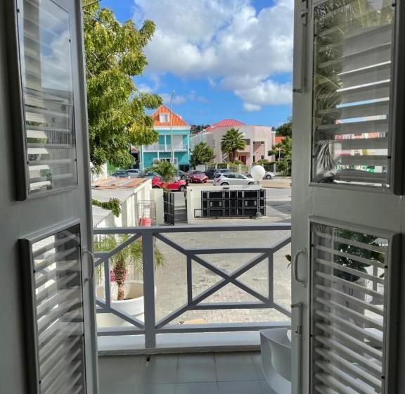 آپارتمان 1 خوابه با بالکن, Saint Tropez Boutique