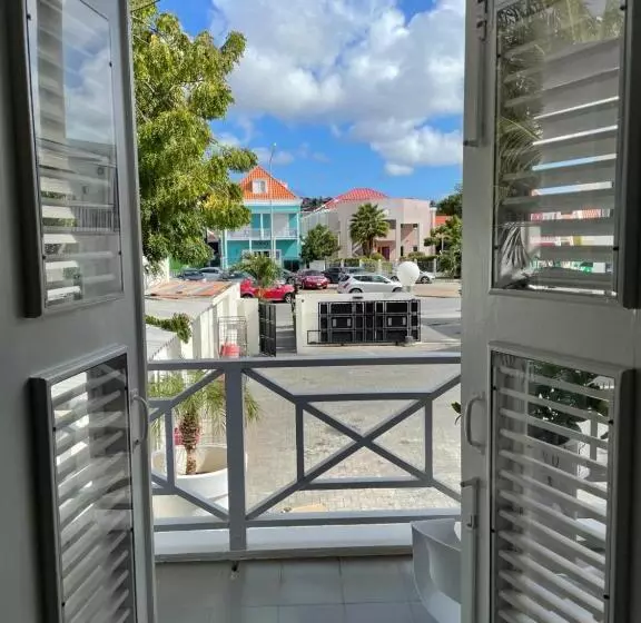 آپارتمان 1 خوابه با بالکن, Saint Tropez Boutique